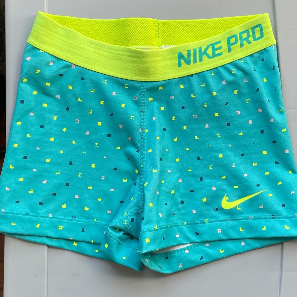 NIKE Pro 3” Shorts. Size SMALL